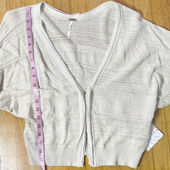Free People NWT Cardigan Sweater Medium Sand $128 - Picture 4 of 9